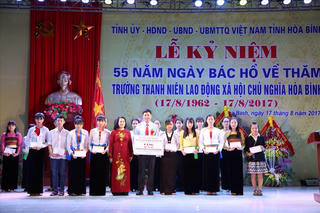 Trường PT Dân tộc nội trú tỉnh Hòa Bình kỷ niệm 55 năm ngày Bác Hồ về thăm