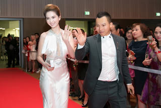 Ngọc Trinh và dàn sao từ huyên náo đường phố đến khoe sắc thảm đỏ ở Berlin