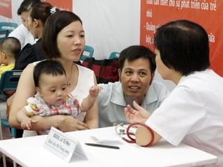 Bộ luật Lao động: Giữ quy định về thời gian nghỉ cho con bú