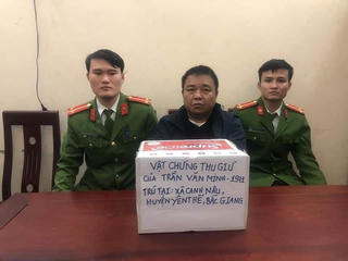 Nghệ An: Bắt đối tượng vận chuyển 19 bánh heroin