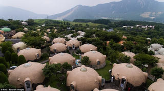 Kỳ lạ ngôi làng ‘bong bóng’