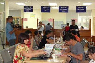 Phí trước bạ chưa giảm, giá ô tô rục rịch tăng