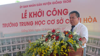 Bà Nguyễn Thị Kim Ngân dự lễ khởi công dự án xây dựng trường THCS ở Bến Tre