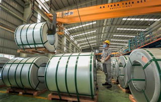 Thép Việt lao đao