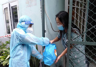 Hỗ trợ người dân ảnh hưởng do dịch Covid-19: Tránh bỏ sót người khó khăn