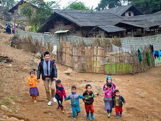 Trẻ em nghèo không có chỗ học mới đáng lo