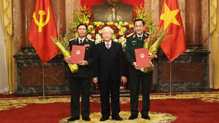 Hai Thứ trưởng Bộ Quốc phòng được thăng hàm Thượng tướng