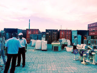 Xử nghiêm cán bộ hải quan tiêu cực