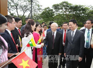 Tổng Bí thư Nguyễn Phú Trọng thăm Công ty MyTel