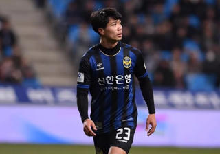 Tiền đạo số 1 Incheon United chấn thương, Công Phượng tiếp tục đá chính?