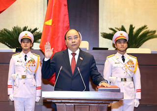 Ông Nguyễn Xuân Phúc được bầu giữ chức Chủ tịch nước