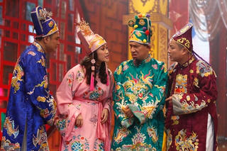 Táo quân 2017 diễn màn cách chức quan lạm quyền