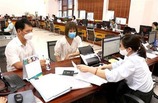 Hết thời khư khư ‘giữ ghế’
