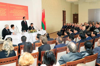 Chủ tịch nước trả lời phỏng vấn Đài Truyền hình Trung ương Belarus