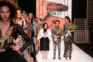 Thanh Hằng mang đến cái kết viên mãn cho VIFW SS 2017