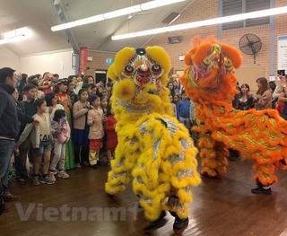 Lễ hội trăng rằm cho các cháu thiếu nhi Việt Nam tại Australia