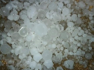 Xuất hiện mưa đá kéo dài kèm giông lốc trên địa bàn Lào Cai