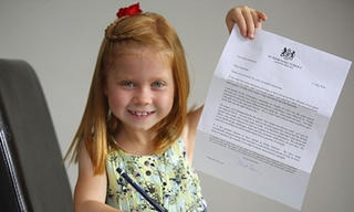 Cựu Thủ tướng Anh viết thư trả lời bé gái 7 tuổi