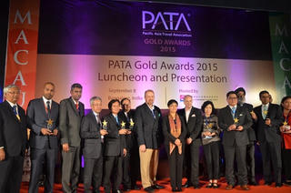 Vượt qua 83 tổ chức quốc tế, Vietjet được vinh danh nhận giải vàng PATA (Pacific Asia Travel Association) Gold Awards 2015