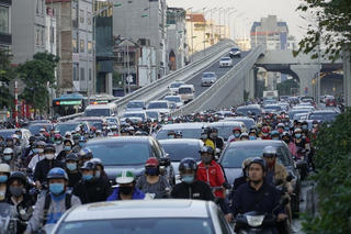 Hà Nội: Thông đường vành đai 2, Ngã Tư Sở vẫn tiếp tục ùn tắc
