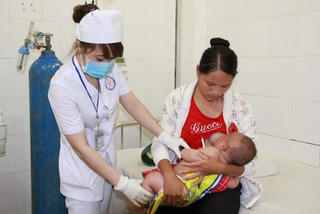 Đắk Lắk:  Nhiều trẻ tiêm văcxin phòng bệnh não mô cầu