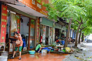 Nhiều hàng quán lo vắng khách