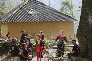Sao Mai Thu Hằng: Lên Y Tý làm MV