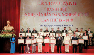 Thủ tướng: Tạo điều kiện thuận lợi để vinh danh các nghệ sĩ