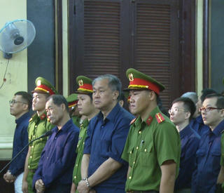 Xét xử phúc thẩm đại án Phạm Công Danh và đồng phạm: Tranh tụng về vật chứng