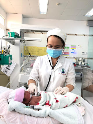 Hai bệnh viện phối hợp cứu sống mẹ con sản phụ bị viêm tuỵ cấp