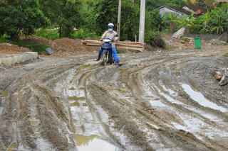 Xã miền núi khổ vì dự án dang dở