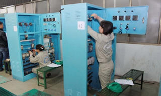 Trường nghề đổi mới để tuyển sinh