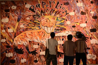 Xem tranh 'khủng' của họa sĩ Lê Kinh Tài ở VCCA