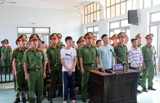 Bình Thuận: Giữ nguyên mức án sơ thẩm đối với 13 bị cáo gây rối trật tự công cộng