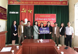 Danko Group trao Quỹ học bổng Danko cho các trường tại xã Quảng Giao, tỉnh Thanh Hóa