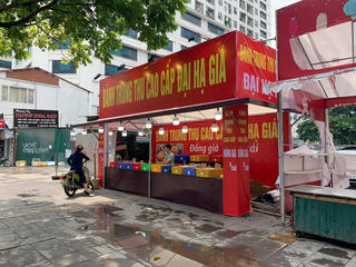 Sau Rằm, bánh Trung thu giảm giá sâu vẫn vắng khách 