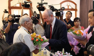 Chiều nay, GS Larry Berman giao lưu tại đường sách TP HCM