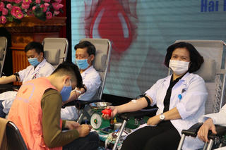 Hải Phòng: Tập thể Y Bác sĩ hiến được gần 400 đơn vị máu 
