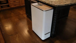 Thùng rác tự động biến thức ăn thừa thành phân hữu cơ