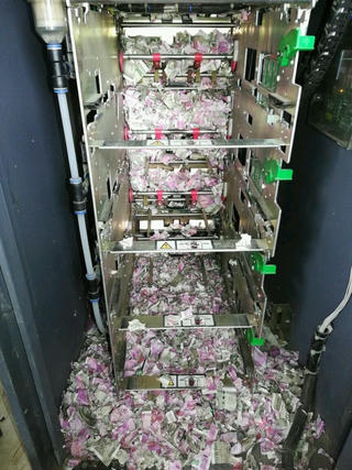 400 triệu đồng trong máy ATM bị chuột nhai nát