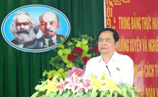 Chủ tịch Trần Thanh Mẫn tiếp xúc cử tri quận Thốt Nốt