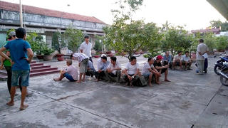 Bắt giữ 16 người trong tụ điểm đá gà ở Tiền Giang