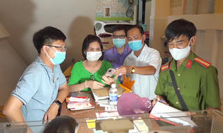 Khởi tố, tạm giam các đối tượng tổ chức xuất cảnh trái phép 