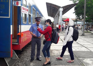 Miễn, giảm giá vé cho các đối tượng chính sách khi đi tàu