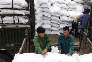 Đà Nẵng tiếp nhận 12 tấn gạo hỗ trợ từ tỉnh Savanakhet