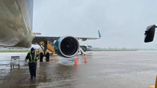 Khai thác trở lại các sân bay trừ sân bay Chu Lai do bị hư hỏng nặng