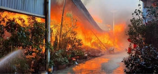 Hải Dương: Cháy lớn tại Công ty Hồng Ngọc và Liên minh phát Nam Sách