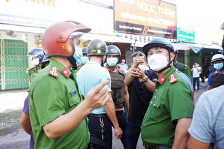 Quảng Nam: Khống chế thanh niên ngáo đá gây rối tại nhà