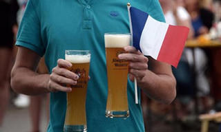 Pháp cấm rượu, bia để hạn chế bạo lực tại EURO 2016