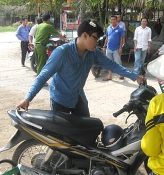 Dựng lại hiện trường vụ phóng viên bị hành hung